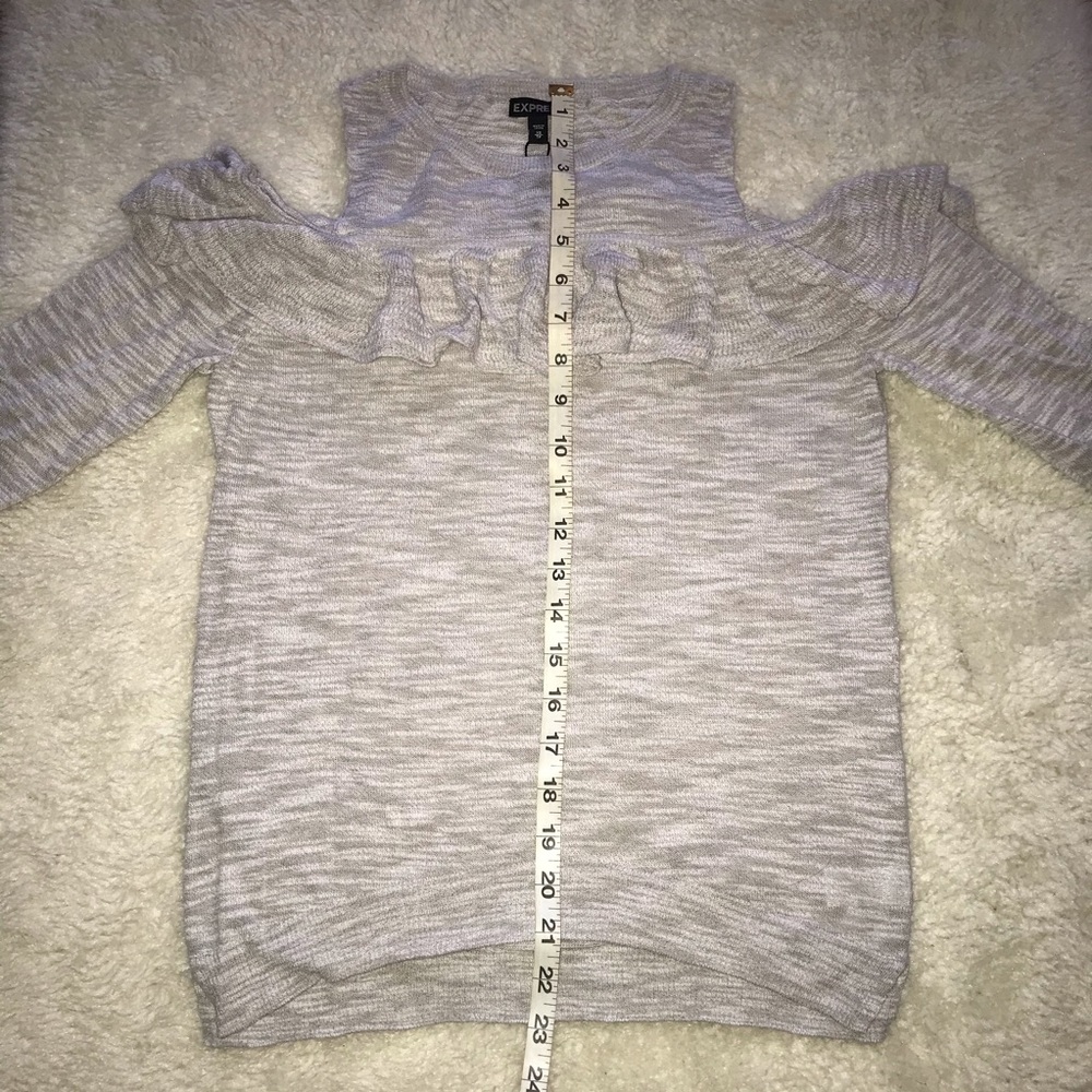Express Cold Shoulder Sweater Xsmall NWOT - Picture 6 of 7